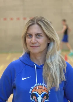 gisela uuehendrik, klubi koordinaator